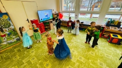 Barevný karneval