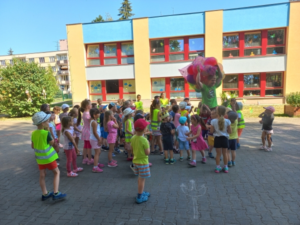 Sluníčka - Luční hity a rozloučení se školkou