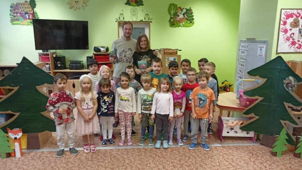 Sovičky se seznamuj&iacute; s poh&aacute;dkovou knihou
